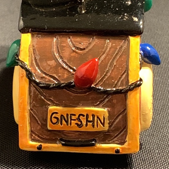 🎄Christmas Woodie & Travel Trailer Ornaments (Set of 2) - Picture 8 of 13